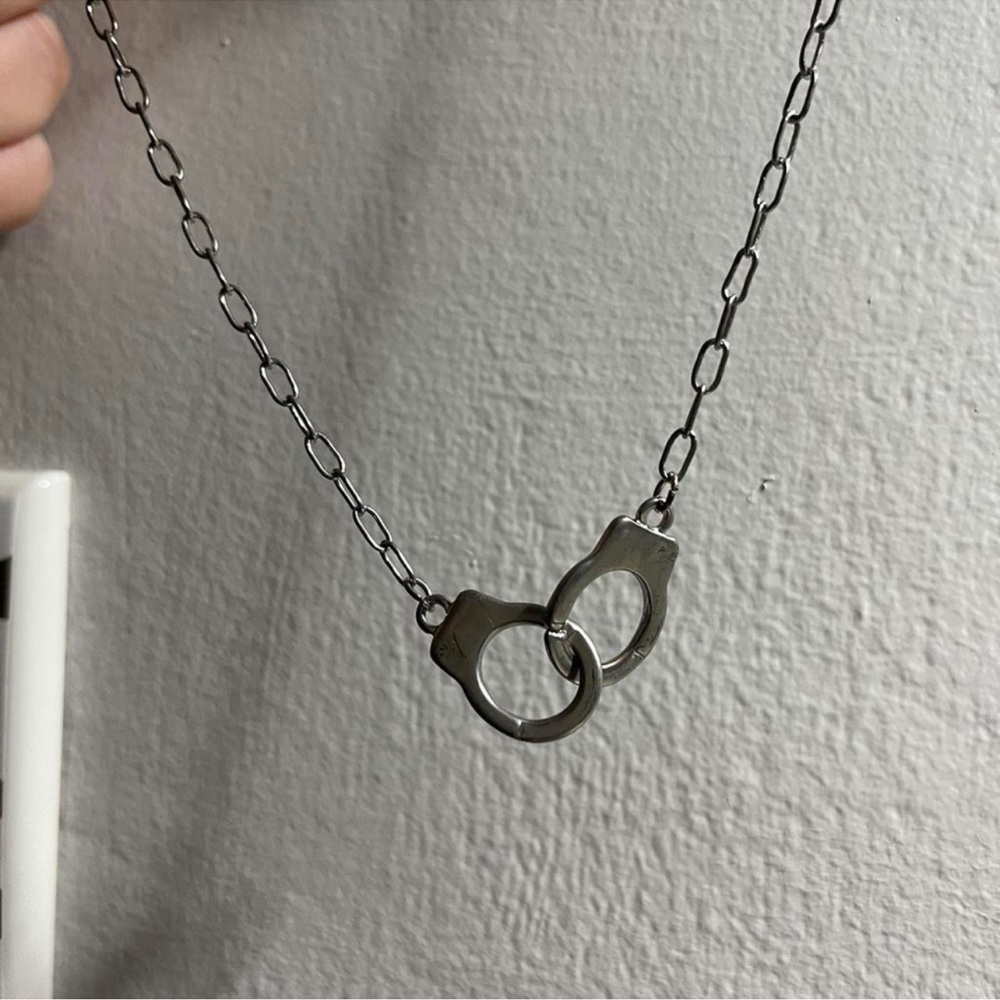 Brandy Melville Handcuff Necklace/Choker